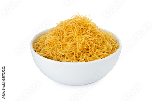 Cuadro en lienzo Vermicelli, vermicelli in white bowl, on white background (Tr- tel sehriye)