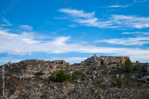 Fototapeta Naklejka Na Ścianę i Meble -  Vista panorámica de la antigua ciudad paleolítica de Matera, Sassi di Matera, Basilicata, sur de Italia