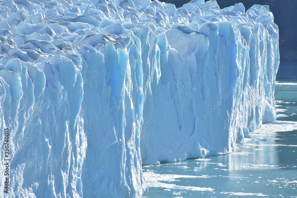 世界最南端地域の絶景 パタゴニア（チリ／アルゼンチン） StockFoto Adobe Stock