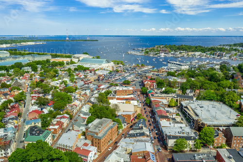 Obraz na płótnie Aerial view of downtown Annapolis the capitol of Maryland on a sunny afternoon w salonie