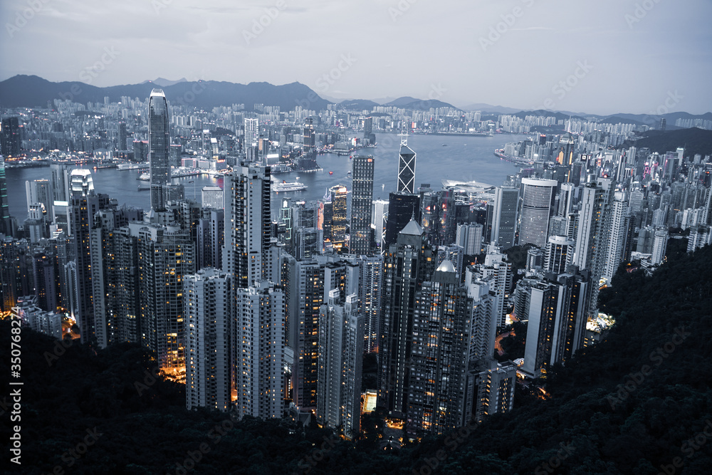 Fototapeta premium ヴィクトリア・ピークから見える香港の高層ビル群