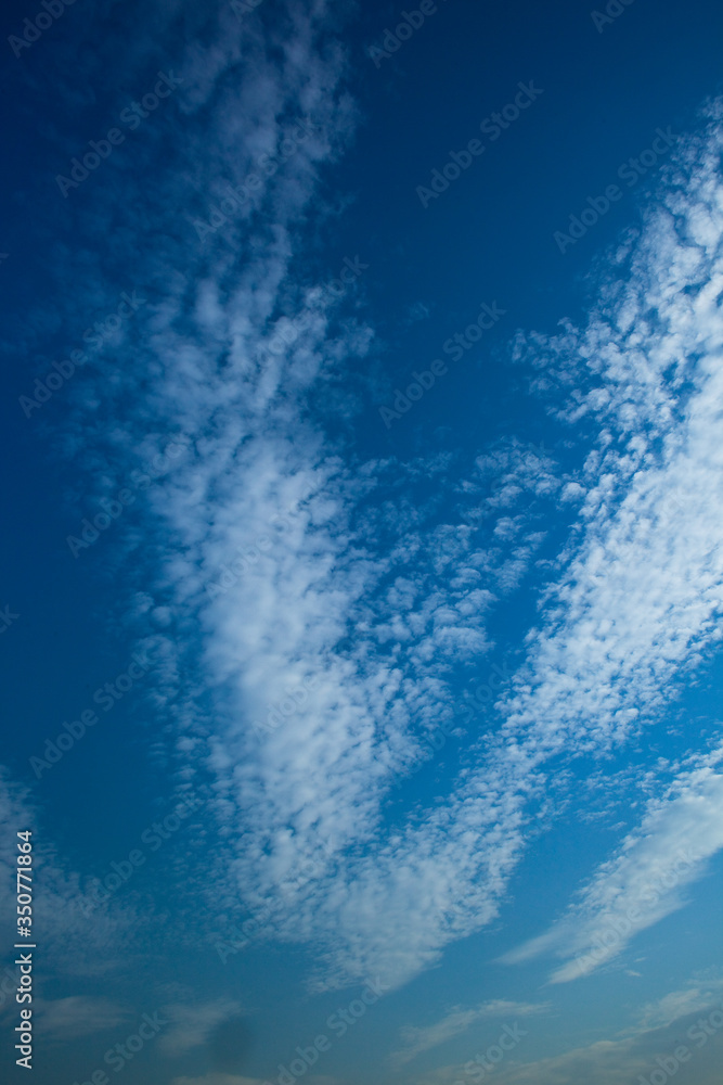 秋の空と雲(11月)