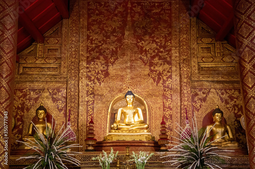 Phra Buddha Sihing Is a Buddhist posture of the subduing Mara posture The art of Chiang Saen Singing 1 is to be a Buddhist feature of sitting cross-legged diamond. Enshrined at the Laem Kham Temple