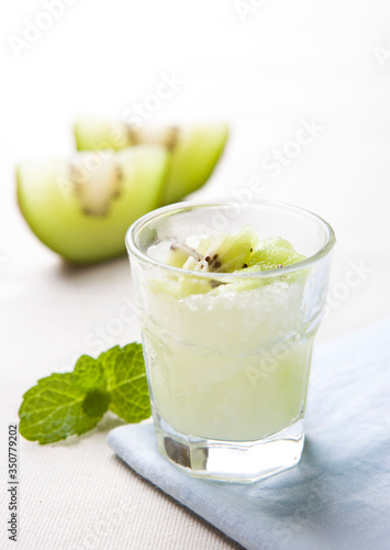 Kiwifruit milkshake