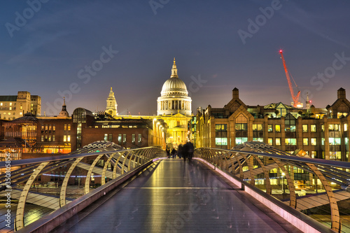 london cathedral st paul's . photo