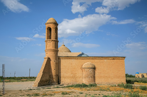 Allphotokz Mausoleum Arystan Bab 20060524 8568 5D S photo