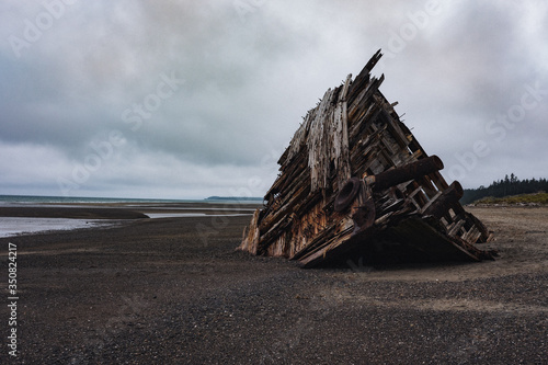 Fotografie, Obraz shipwreck on the beach