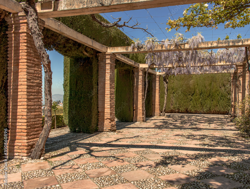 Obraz premium arches jardin a l'alhambra 
