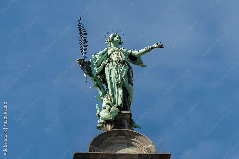 Fototapeta premium Schutzheilige, Dachfiguren, Hamburg