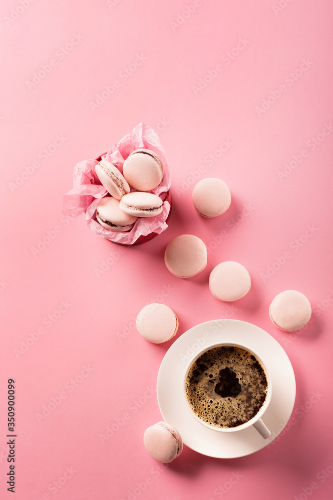 Roze french cookies macaroons on pink background Roze french cookies macaroons on pink background