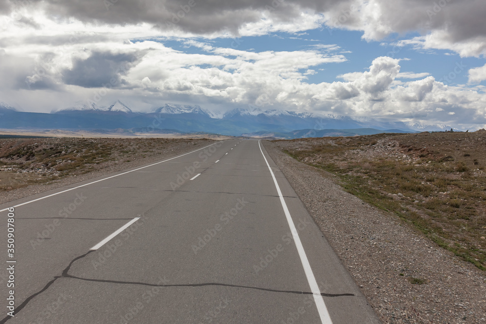 Fototapeta premium Summer in Altai Russia, road to Altai Mountains, Beautiful summer view of Altai mountains