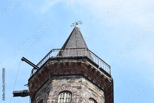 Fährturm in Hatzenport an der Mosel photo
