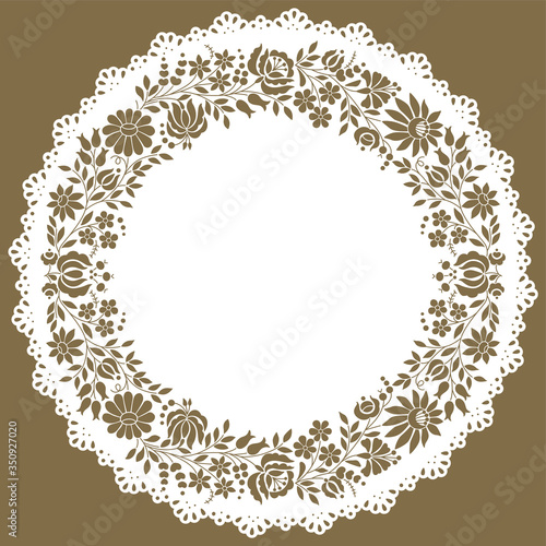 Paper lace edged circle doily