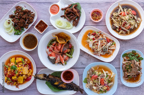 Fototapeta Naklejka Na Ścianę i Meble -  Thai Food Mixed Dishes 