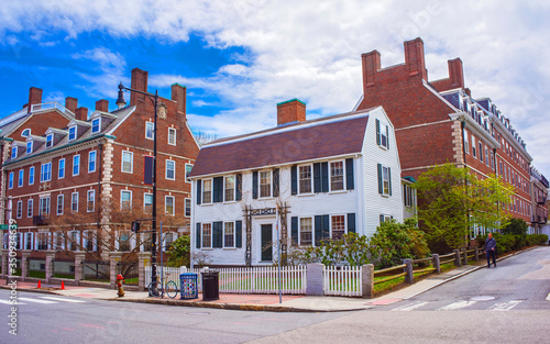 Cuadro en lienzo John F Kennedy Street in Harvard University Area of Cambridge reflex