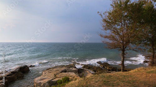 piękne krajobrazy chorwackiego wybrzeża morza adriatyckiego, chorwacja, istria, wrzesień 2016