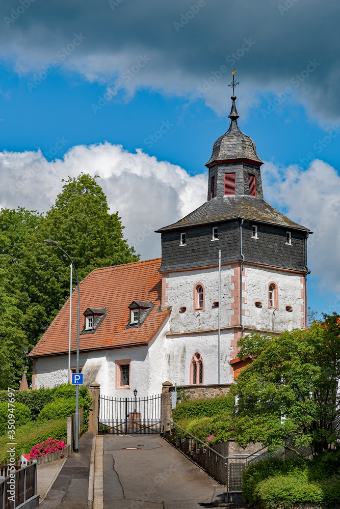 Wehrkirche in Kefenrod, Ortsteil Bindsachsen in der Wetterau, Hessen, Deutschland Wehrkirche in Kefenrod, Ortsteil Bindsachsen in der Wetterau, Hessen, Deutschland