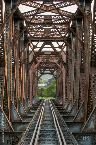 Verlassene Eisenbahnbrücke.