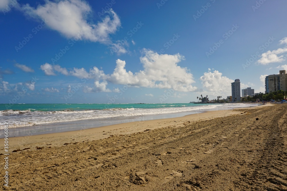 Obraz premium Beautiful beach in San Juan