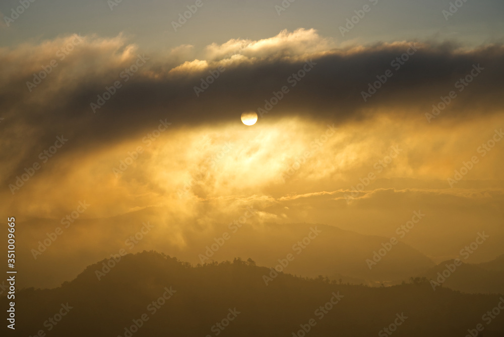 Obraz premium sunset in the clouds