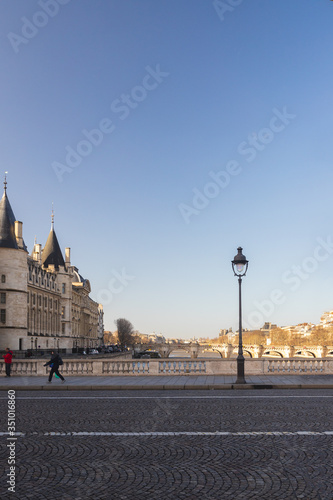 street of Paris river bridge