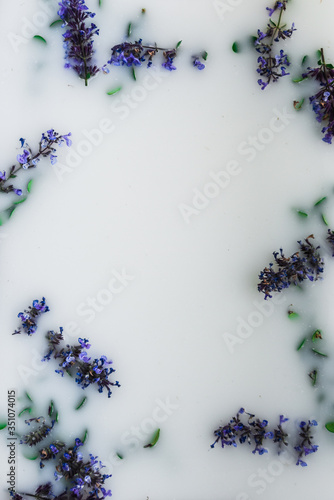 Relaxing floral milk bath 