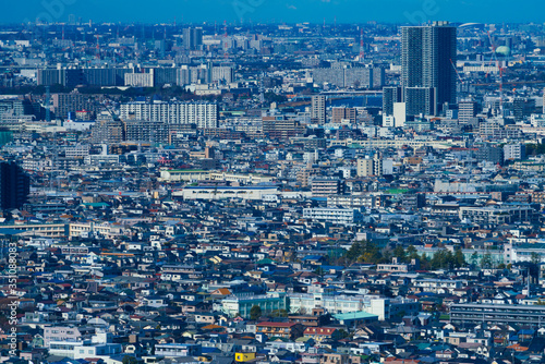東京風景 2020年 大都会の密集した街並みイメージ