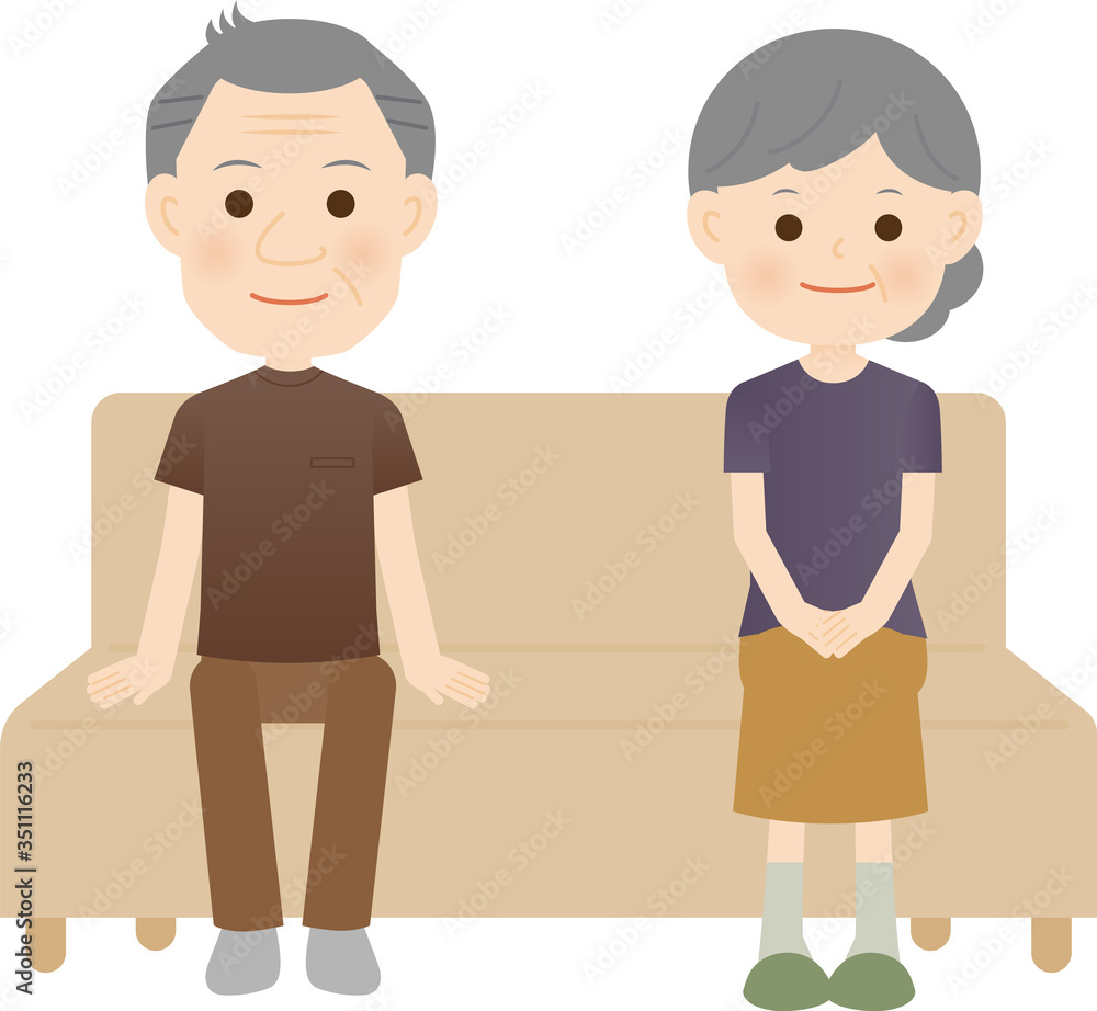 距離をとって座る高齢夫婦