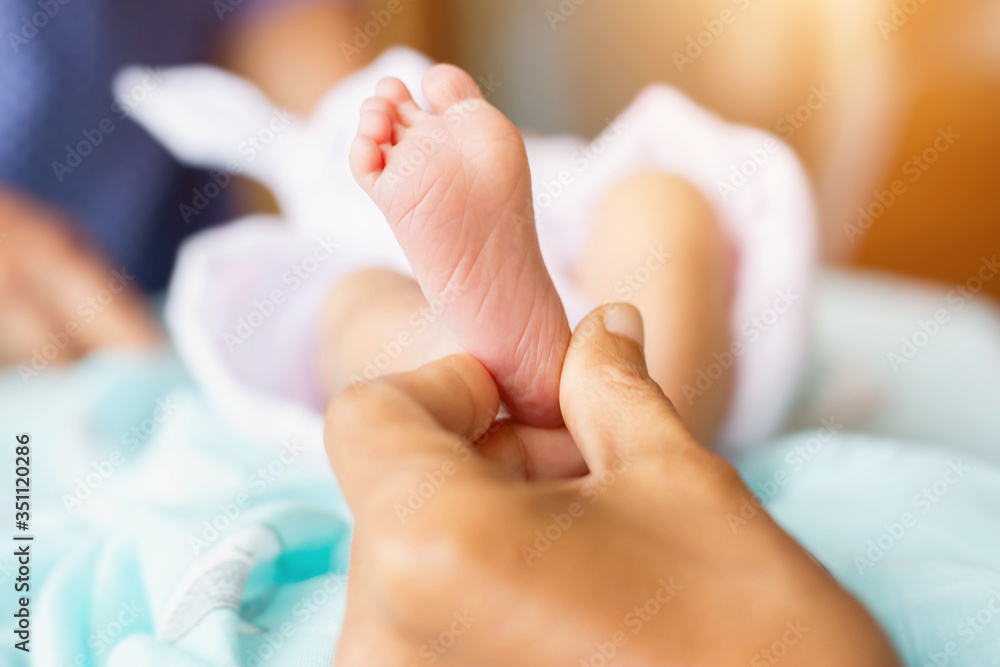 Naklejka premium Cute asian baby newborn close up