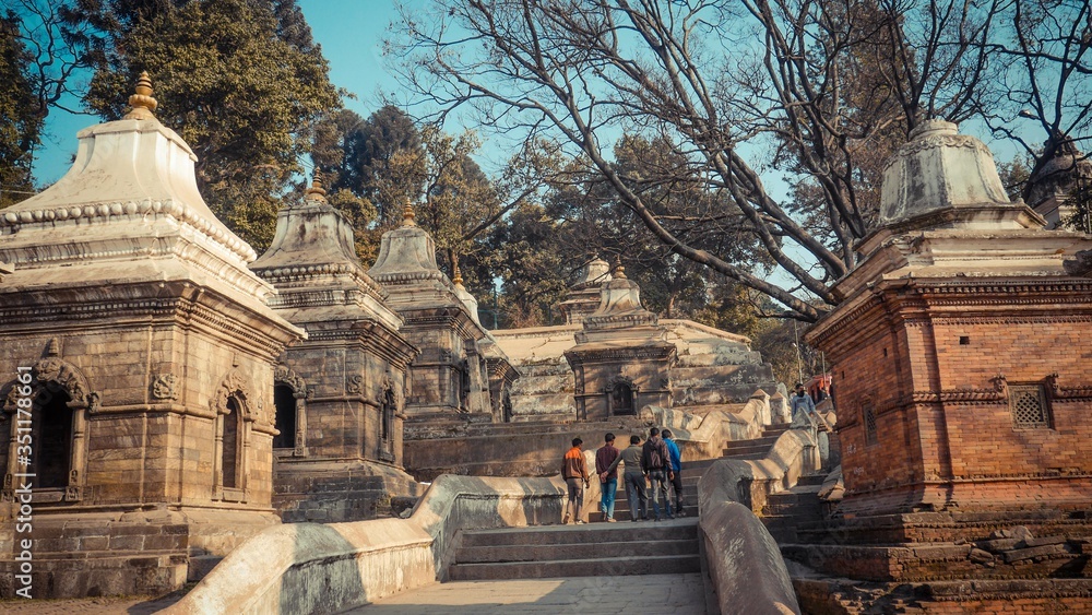 Fototapeta premium Group of men in Pashupati Nath Temple - Kathmandu