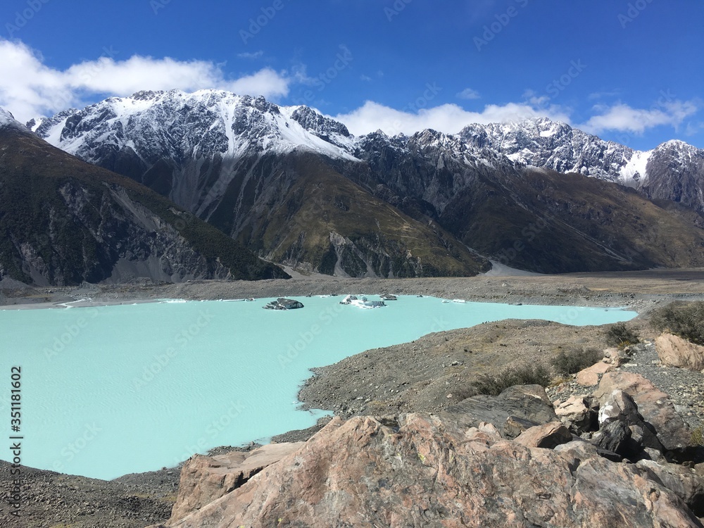 Blue Lake in New Zealand Blue Lake in New Zealand