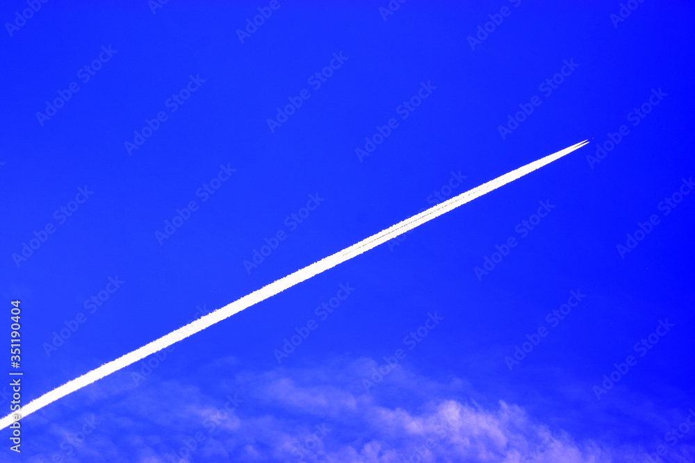 Aircraft vapour trails Aircraft vapour trails