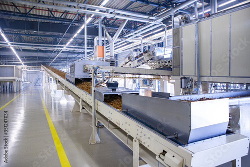 Fotografie Production of cigarettes in a tobacco factory