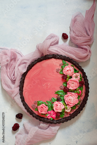 Tableau sur toile Fresh homemade summer berry tart