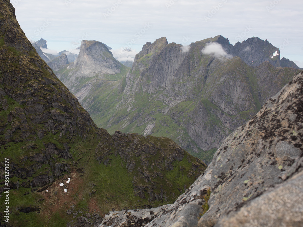 Fototapeta premium Mountains in Lofoten ( Norway - Arctic Circle )