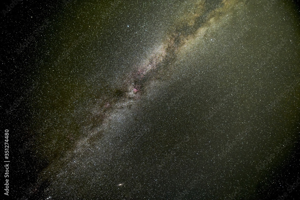 夏の銀河赤い星雲は白鳥座北アメリカ星雲です。 夏の銀河赤い星雲は白鳥座北アメリカ星雲です。