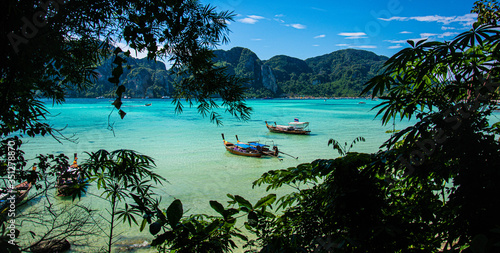 Fototapeta Naklejka Na Ścianę i Meble -  Thailand crystal clear tropical beach
