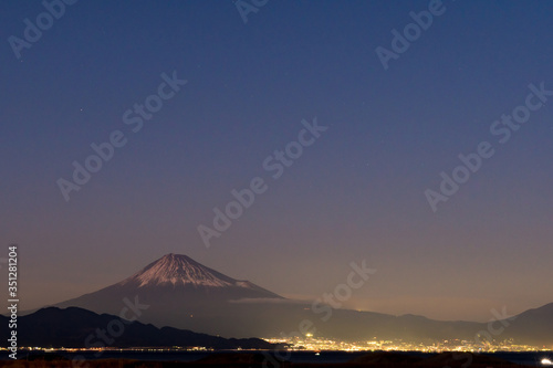 富士山-2(三保から夜景) © KUNI4400