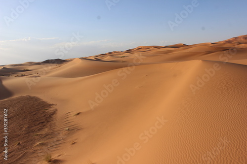 気軽にサハラ砂漠が体験できる メルズーガ（モロッコ） © 徹太郎 酒井