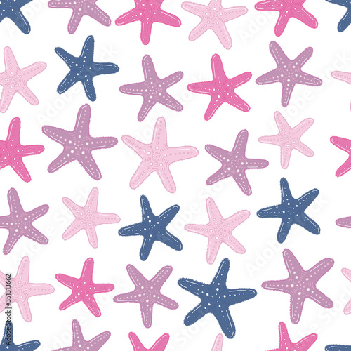 Colorful sea stars, starfishes isolated on white background. Cute cartoon style. Seamless vector pattern. 
