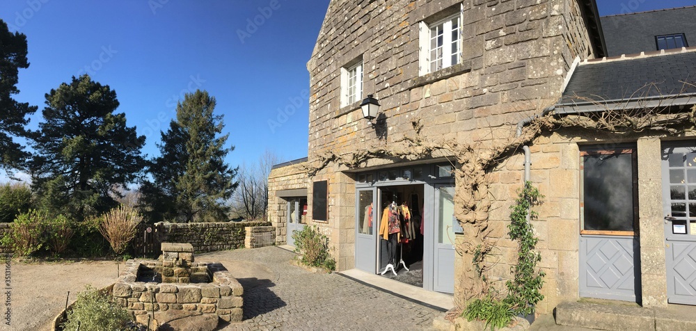 Fototapeta premium Visite à Locronan en Bretagne Cornouailles Finistère