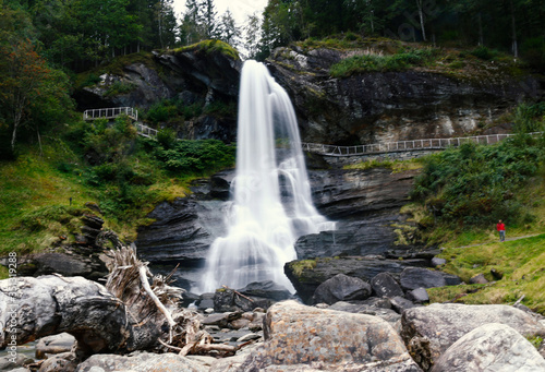 Fototapeta Naklejka Na Ścianę i Meble -  Steinsdalsfossen Waterfall