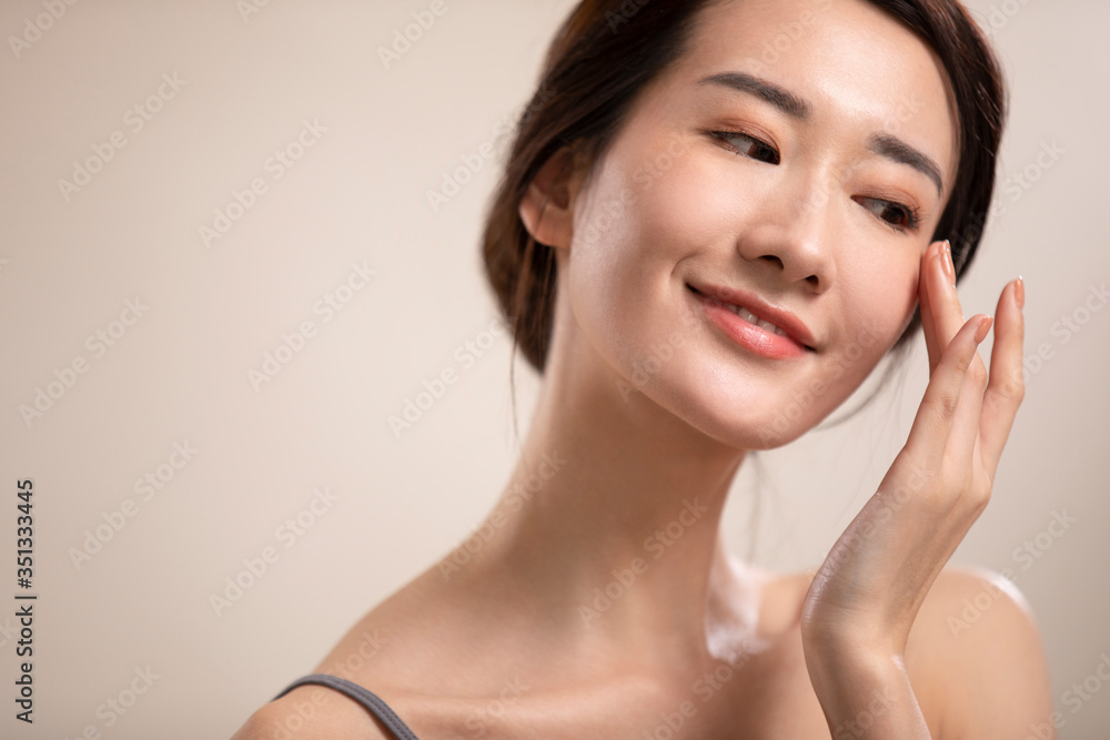 Beautiful young woman Beautiful young woman