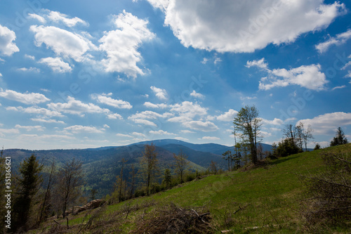 Fototapeta Naklejka Na Ścianę i Meble -  Spring trekking Beskidy Rysianka Romanka