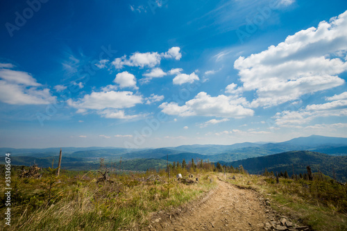 Fototapeta Naklejka Na Ścianę i Meble -  Spring trekking Beskidy Rysianka Romanka