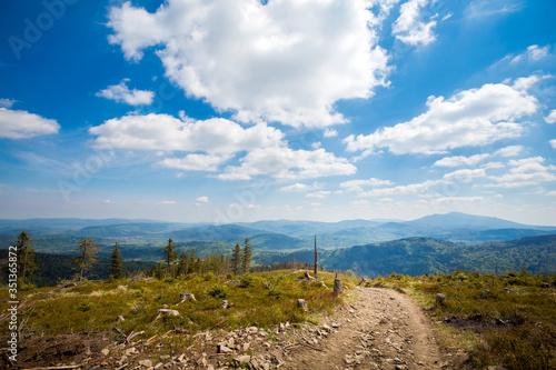Fototapeta Naklejka Na Ścianę i Meble -  Spring trekking Beskidy Rysianka Romanka