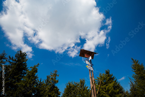 Fototapeta Naklejka Na Ścianę i Meble -  Spring trekking Beskidy Rysianka Romanka