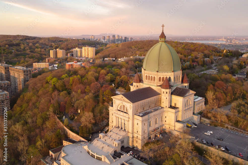 Montreal Oratoire st-Joseph dome with sunset