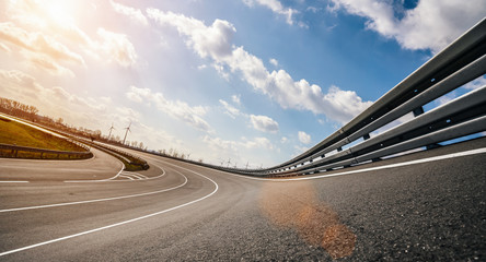 Ingelijste posters Formule 1 Racecircuit op zonnige dag  © AA+W