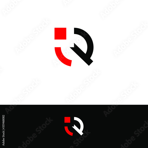 simple logo iq, combination of letters i and q